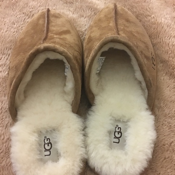 Ugg - Picture 2 of 7